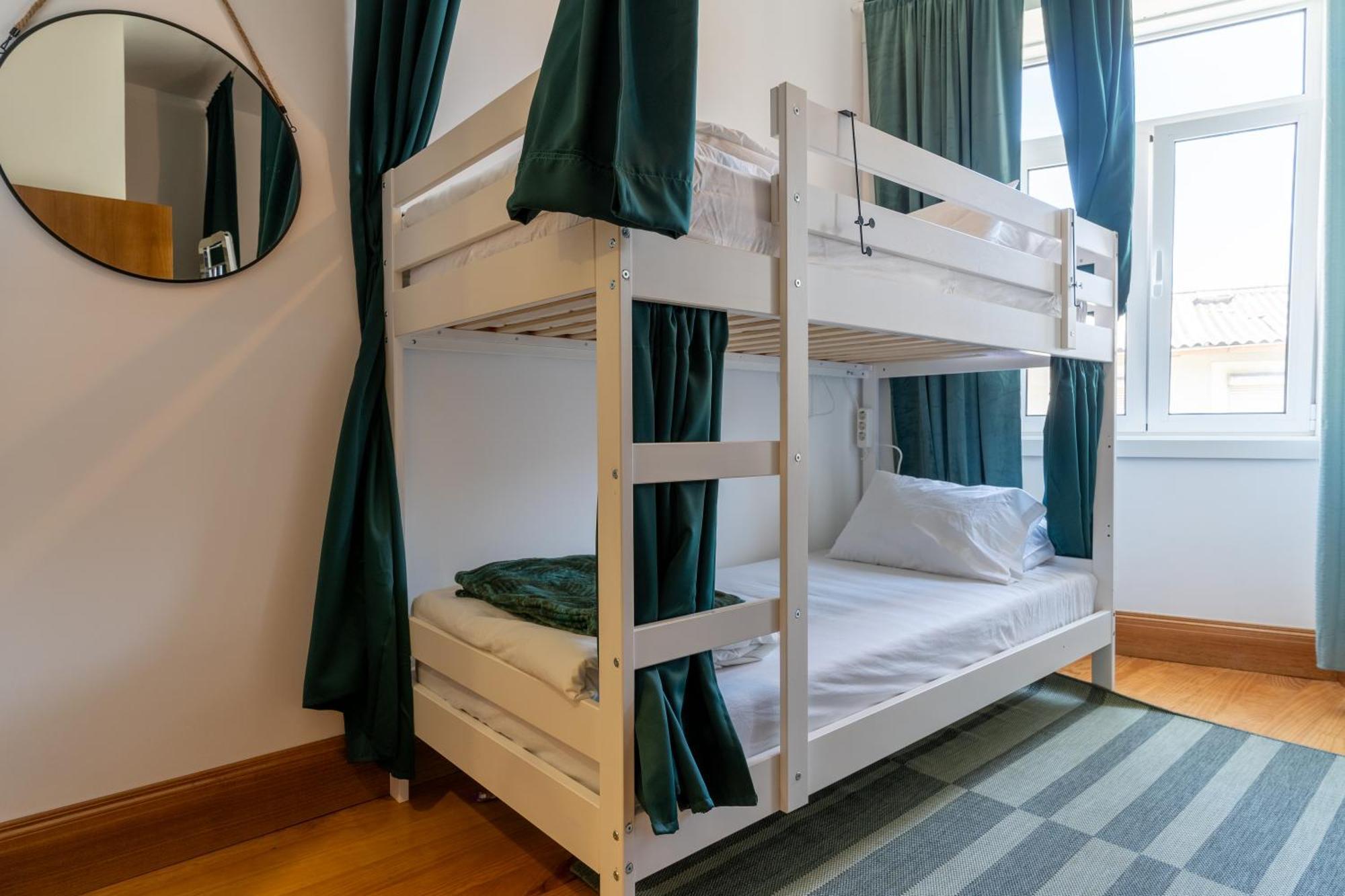 Cozy Nest Hostel Porto Eksteriør bilde
