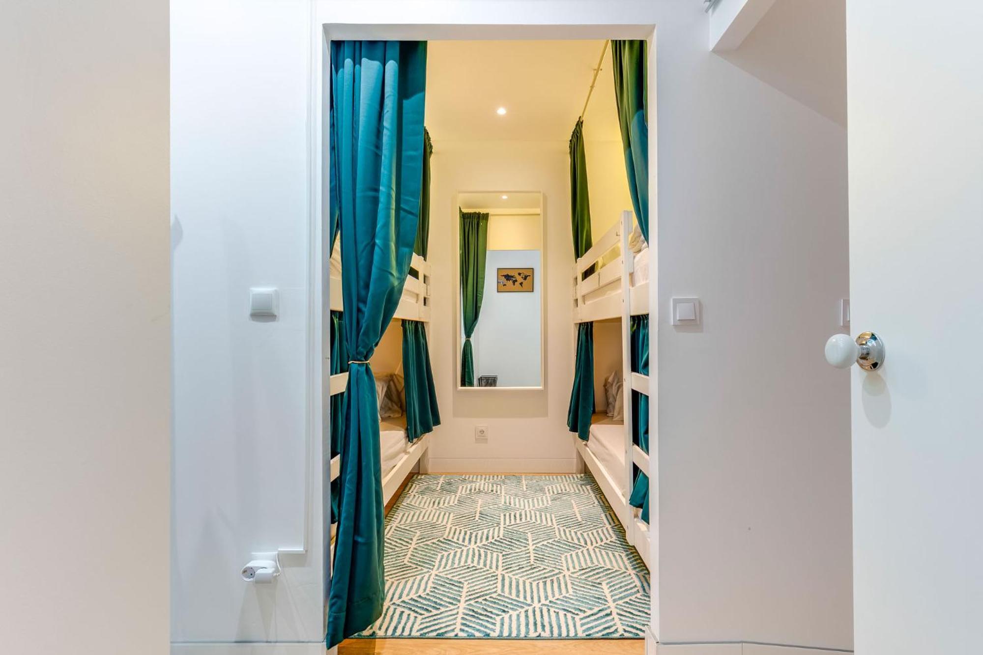 Cozy Nest Hostel Porto Eksteriør bilde
