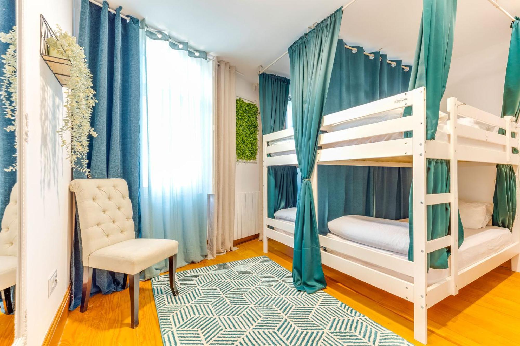 Cozy Nest Hostel Porto Eksteriør bilde
